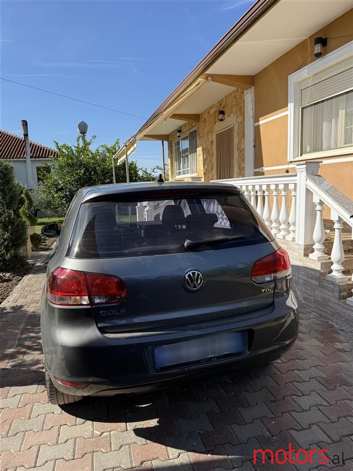 2011' Volkswagen Golf photo #4