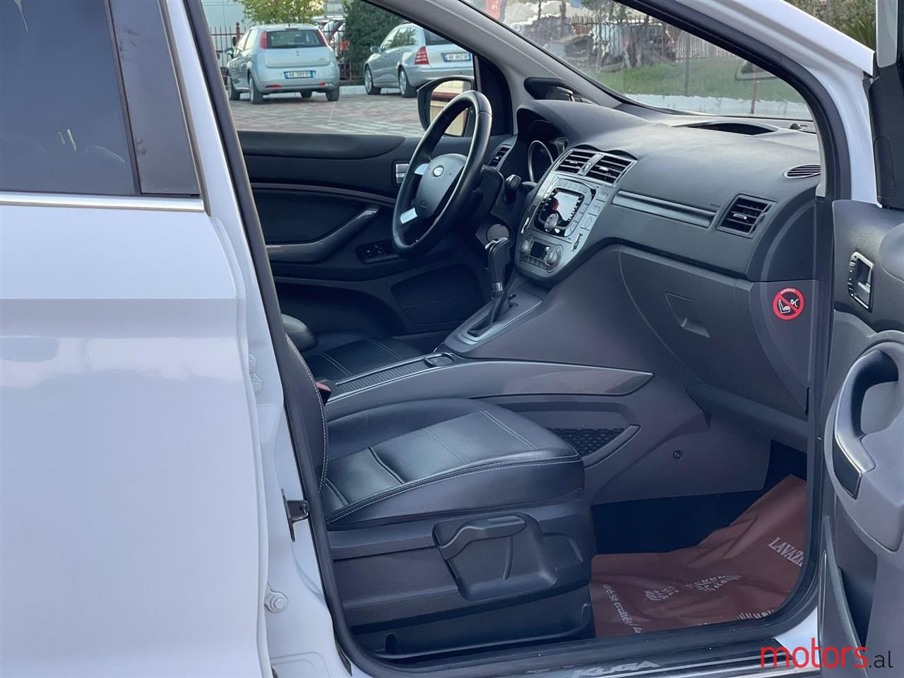 2011' Ford Kuga photo #5