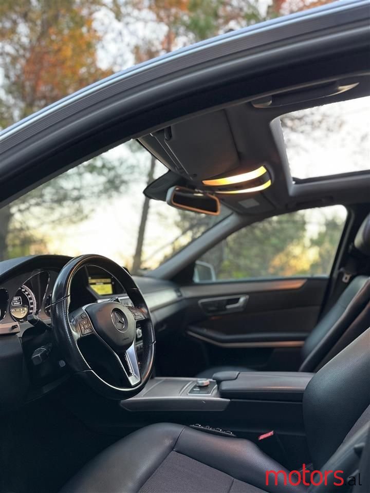 2012' Mercedes-Benz E 350 photo #6