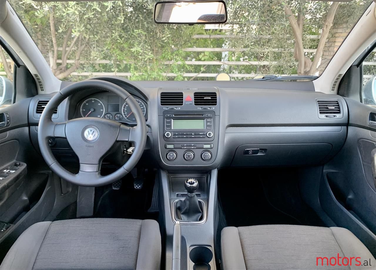 2007' Volkswagen Golf photo #3