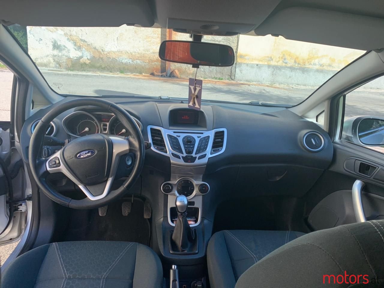 2010' Ford Fiesta photo #4