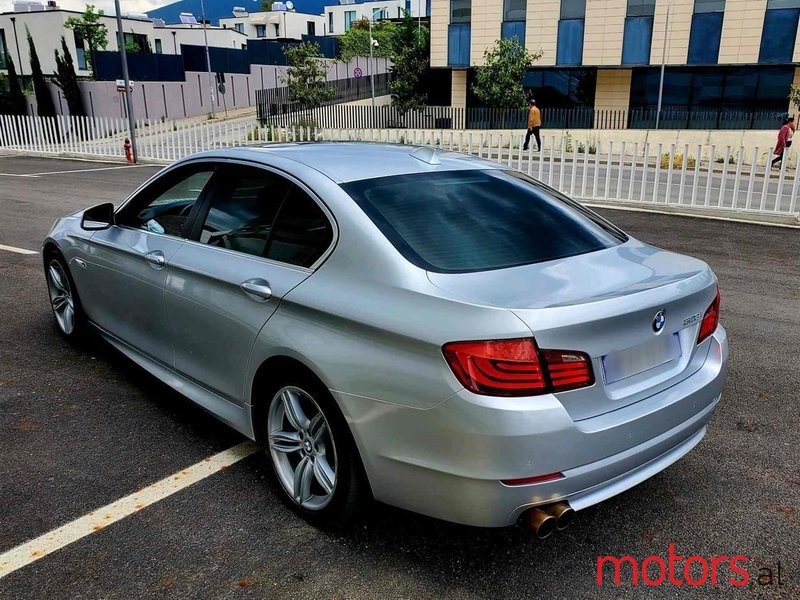 2010' BMW 528 photo #3