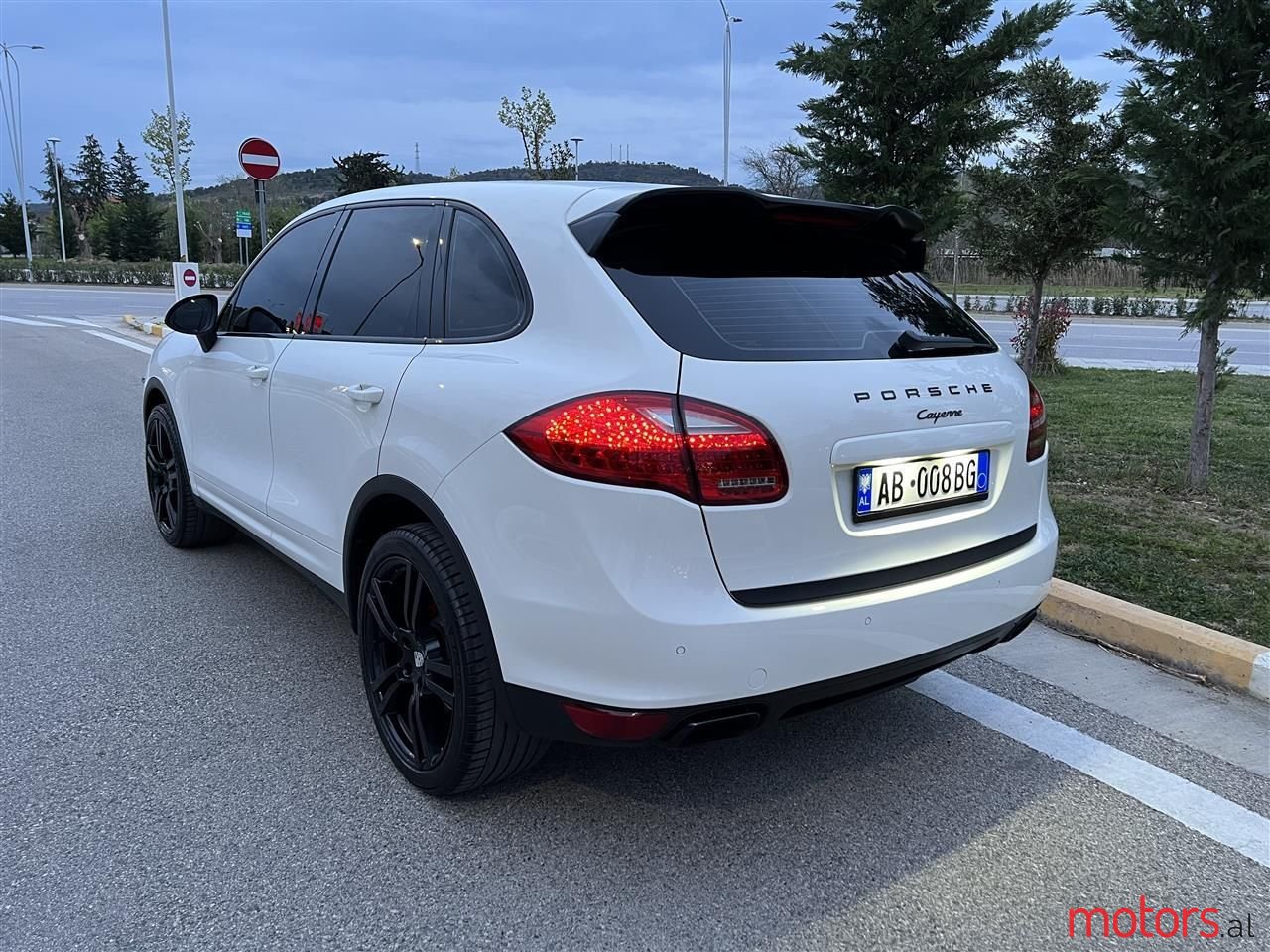 2012' Porsche Cayenne photo #5