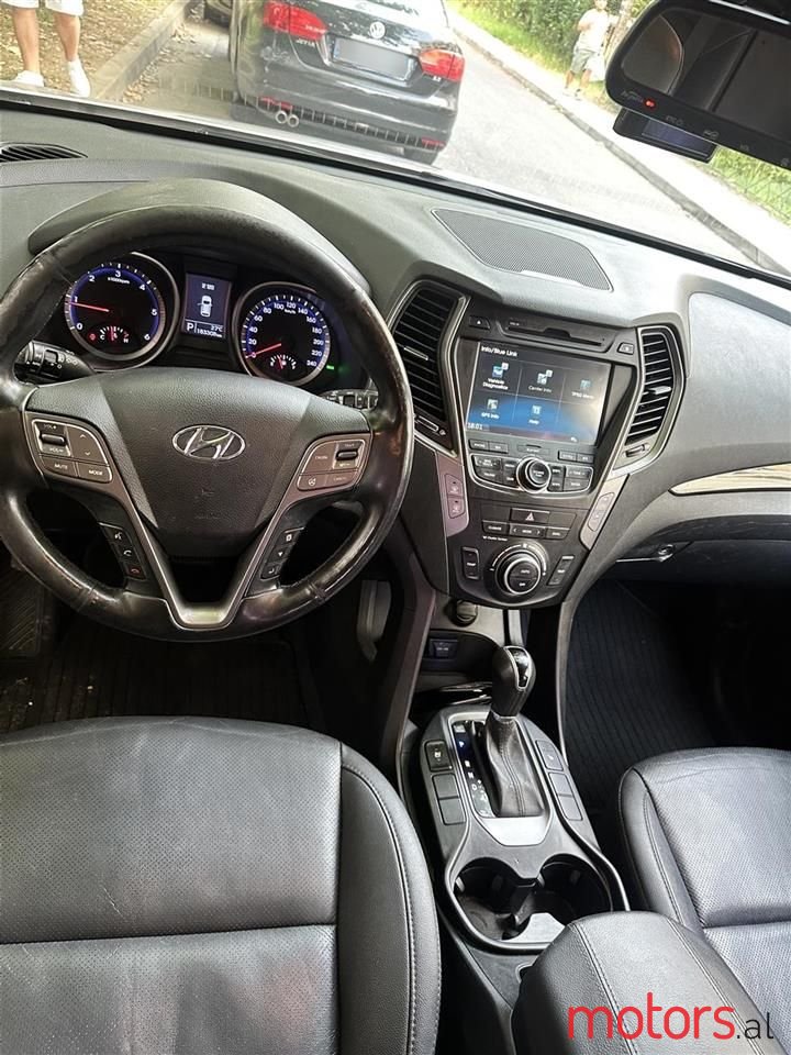 2013' Hyundai Santa Fe photo #4