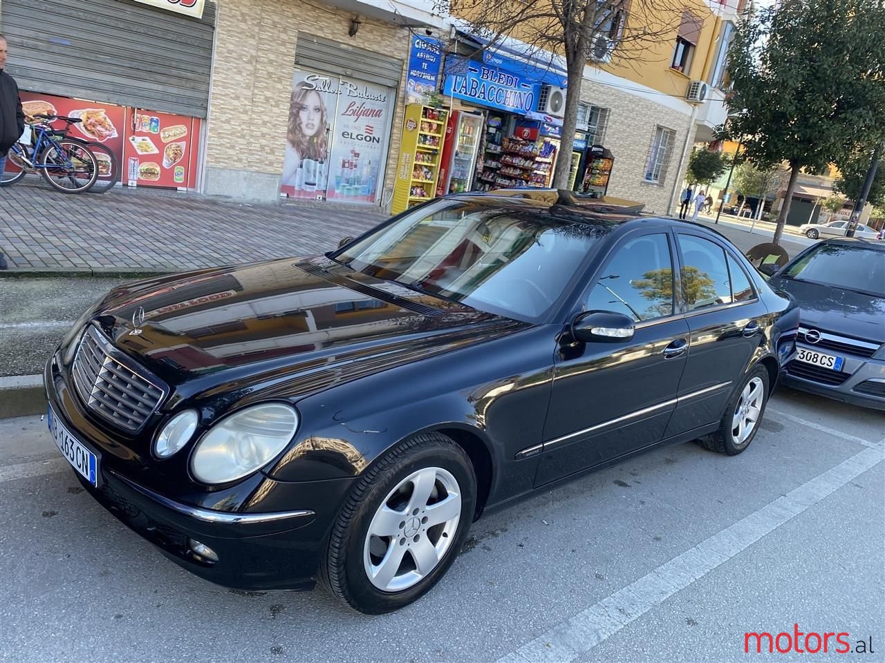 2005' Mercedes-Benz 220 photo #1