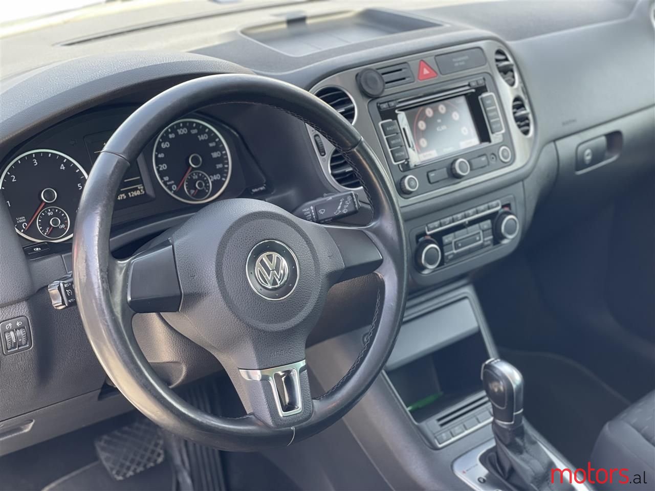 2012' Volkswagen Tiguan photo #6