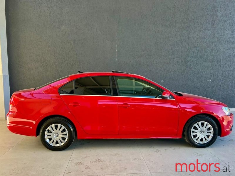 2013' Volkswagen Jetta photo #3