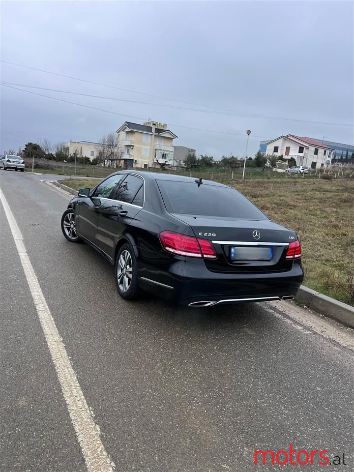 2013' Mercedes-Benz E 220 photo #3