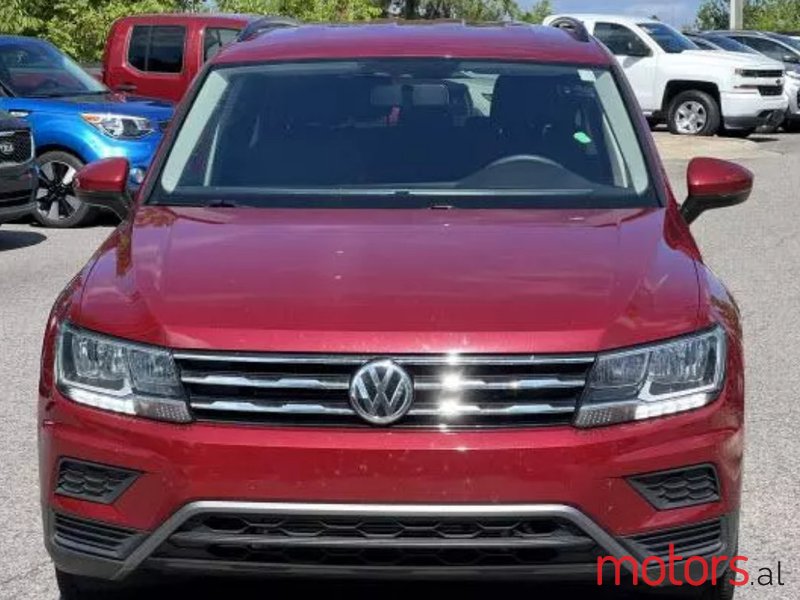 2019' Volkswagen Tiguan S photo #1