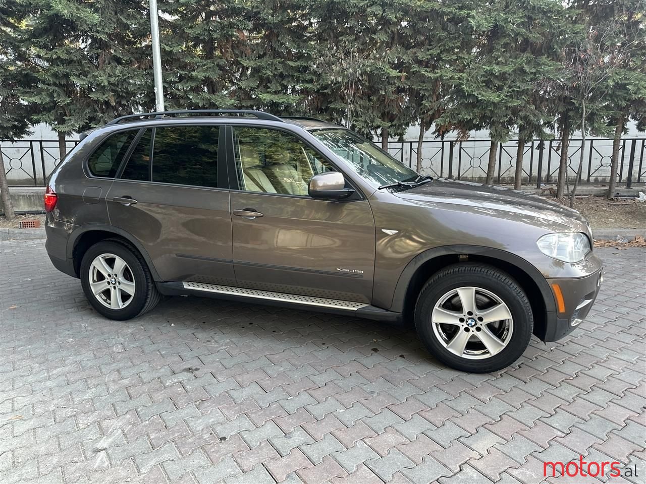 2011' BMW X5 photo #1