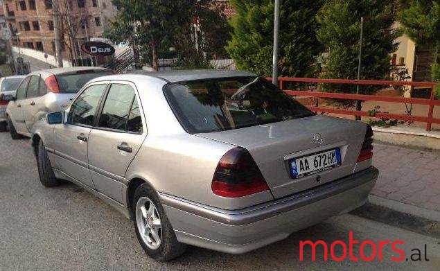 2000' Mercedes-Benz C-Class photo #2