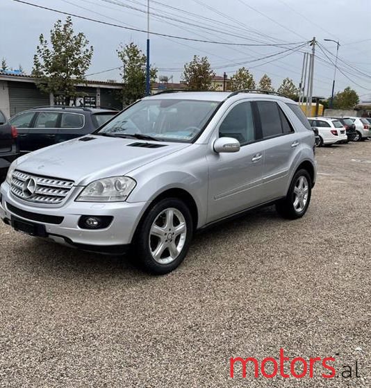 2005' Mercedes-Benz ML 320 photo #6
