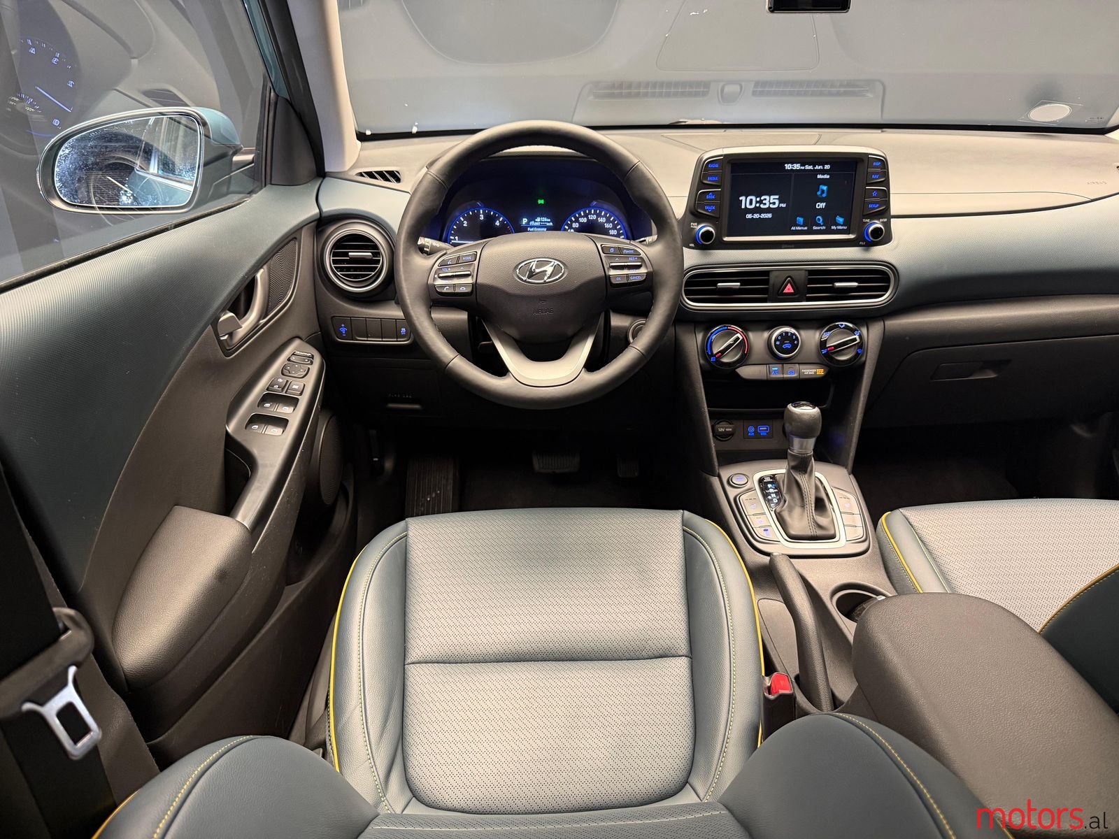 2018' Hyundai Kona photo #2