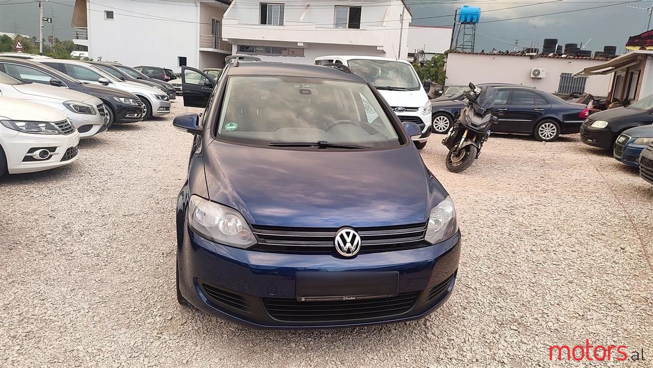 2009' Volkswagen Golf Plus photo #3