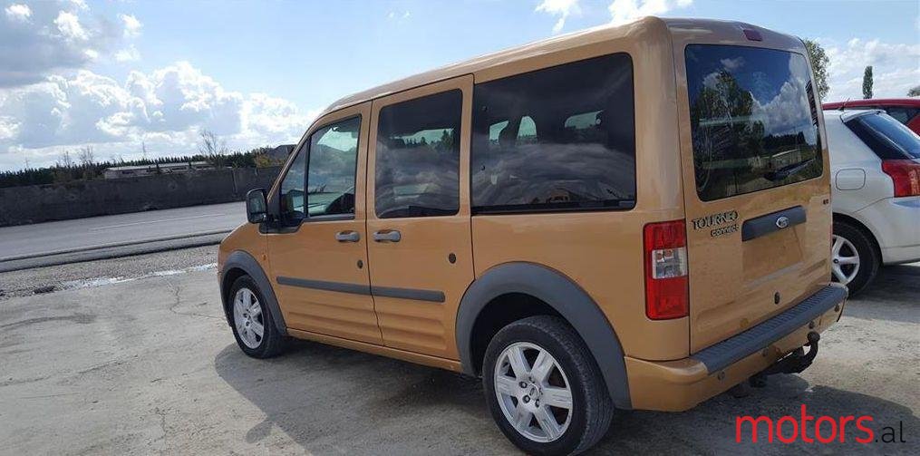 2007' Ford Grand Tourneo photo #1