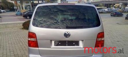 2004' Volkswagen Touran photo #2