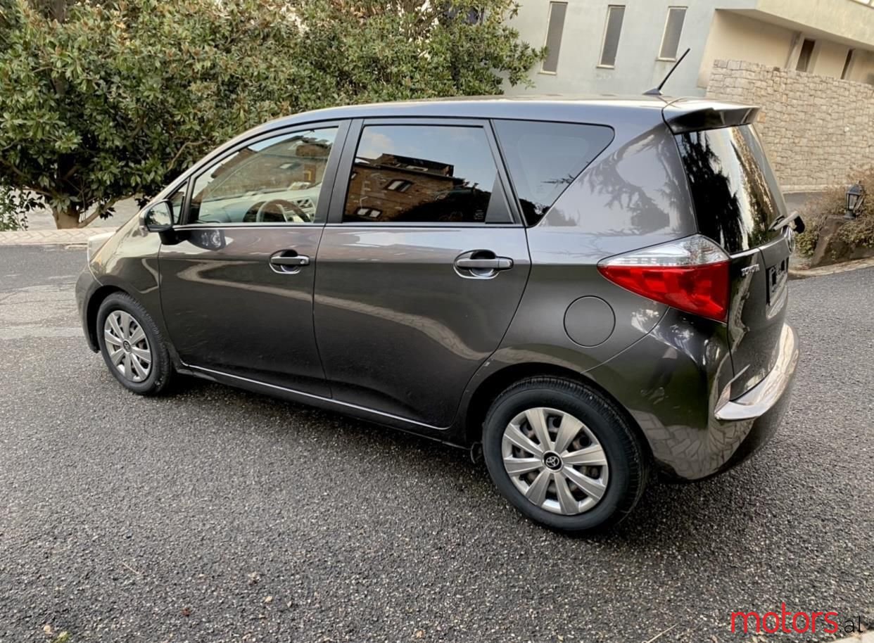 2011' Toyota Verso S photo #6