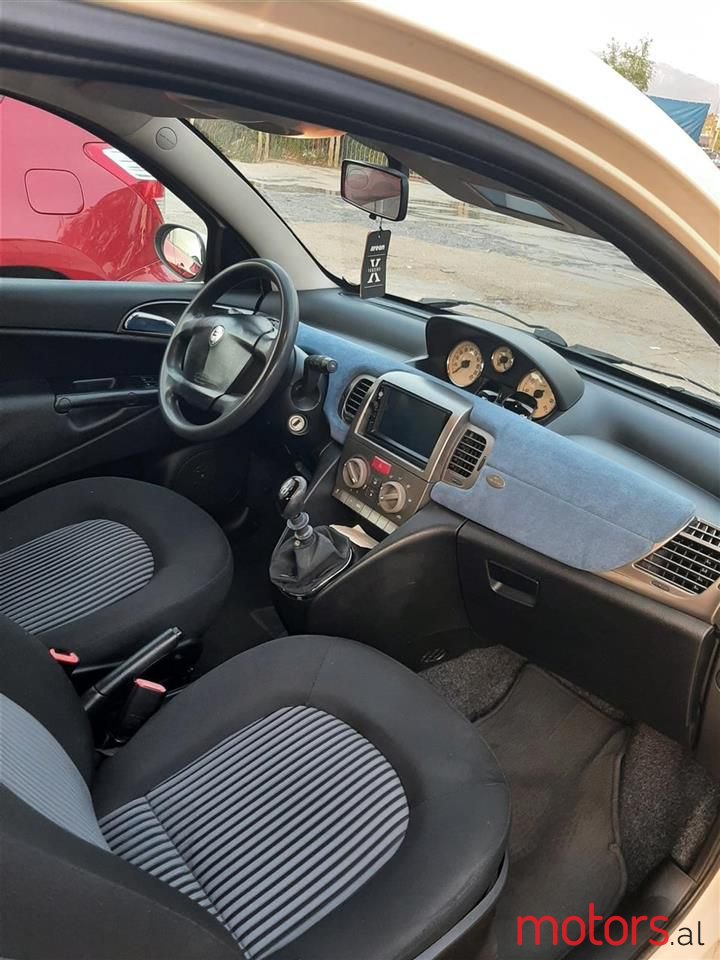 2004' Lancia Ypsilon photo #5