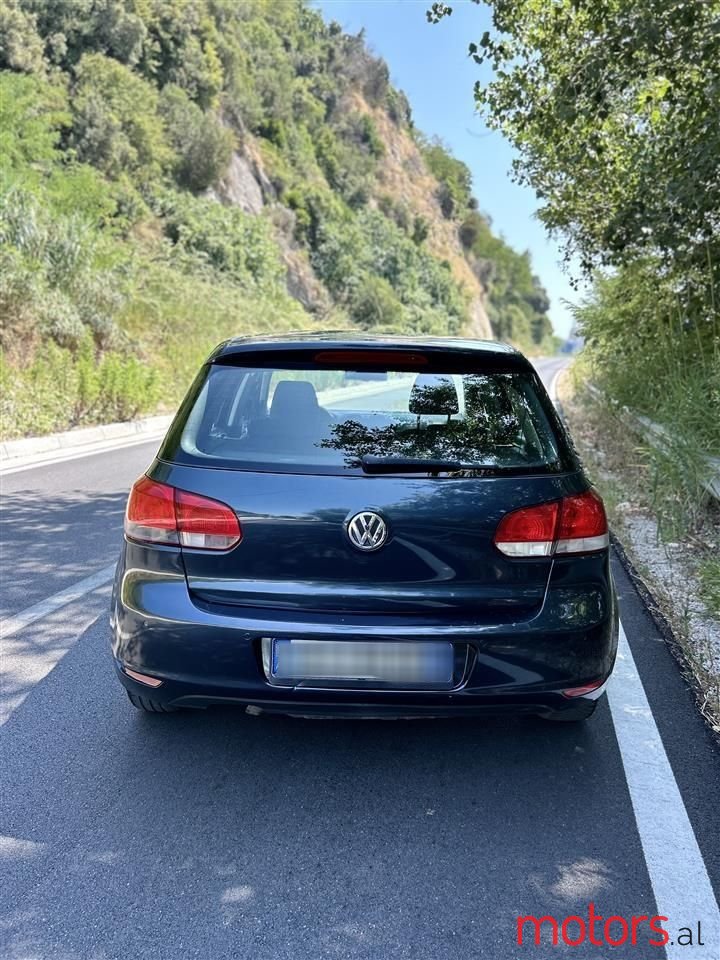 2009' Volkswagen Golf photo #5