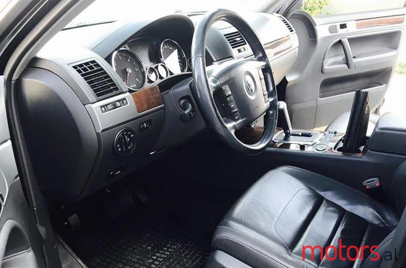 2007' Volkswagen Touareg photo #1