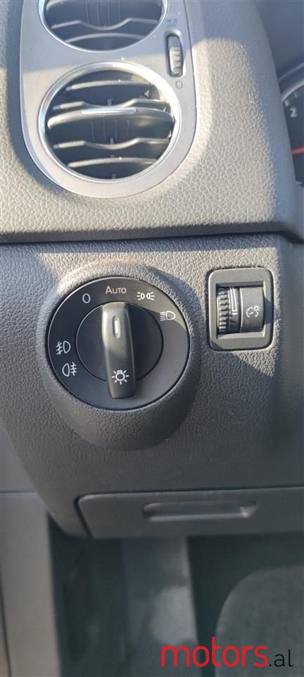 2008' Volkswagen Tiguan photo #6