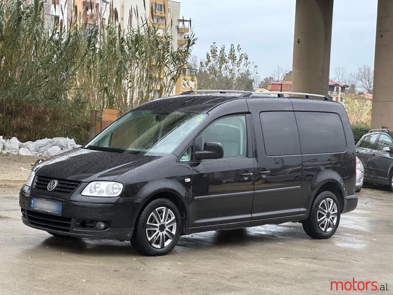 2010' Volkswagen Caddy photo #2
