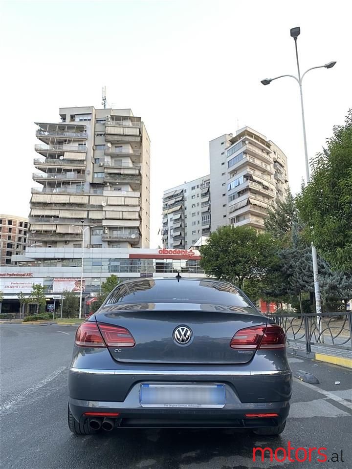 2013' Volkswagen Passat photo #2