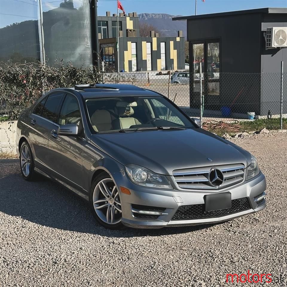 2012' Mercedes-Benz C 300 photo #1