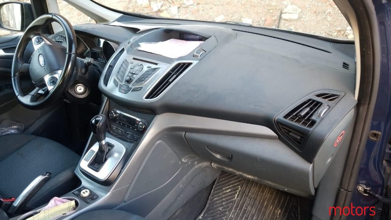 2013' Ford C-MAX photo #4