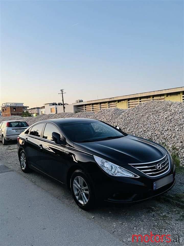 2012' Hyundai Sonata photo #3