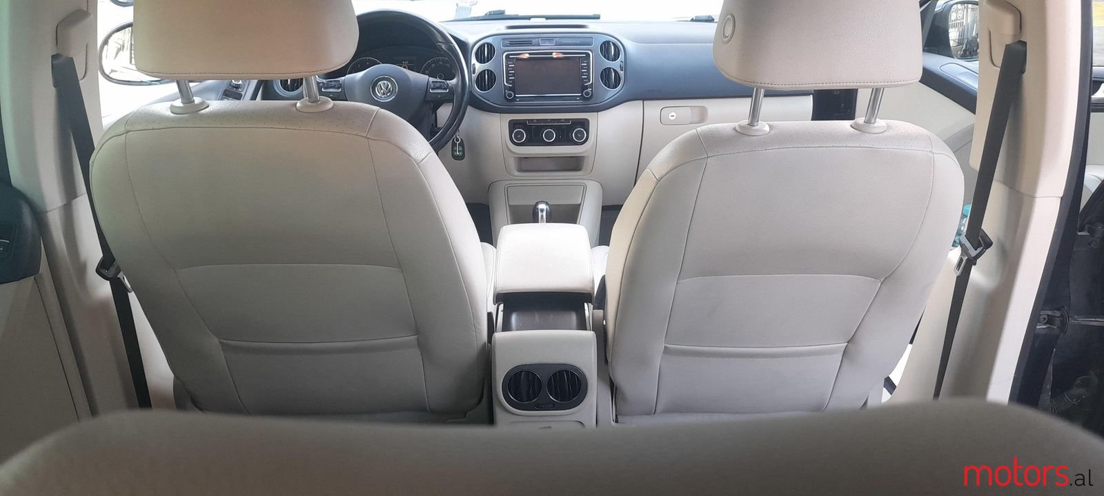 2012' Volkswagen Tiguan photo #4