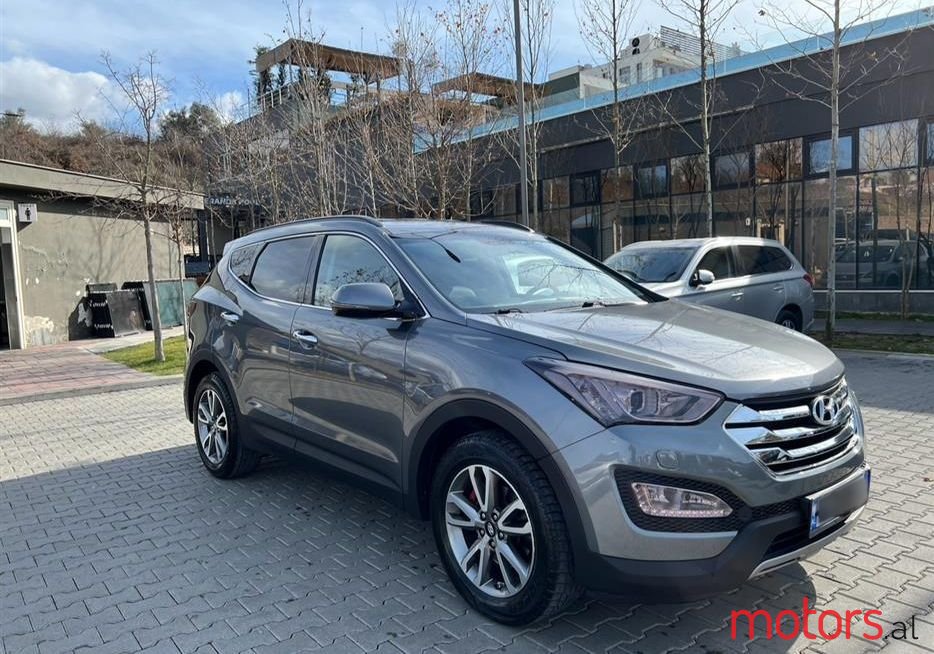 2014' Hyundai Santa Fe photo #2