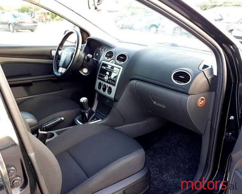 2006' Ford Focus photo #2