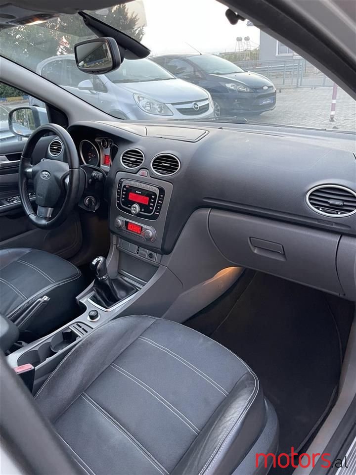 2009' Ford Focus photo #3