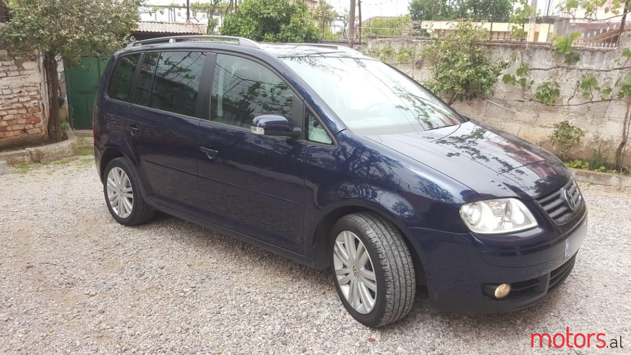 2006' Volkswagen Touran photo #1