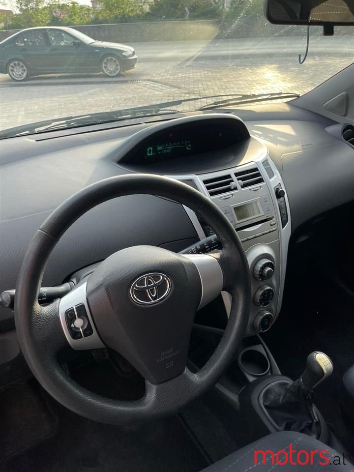 2007' Toyota Yaris photo #4