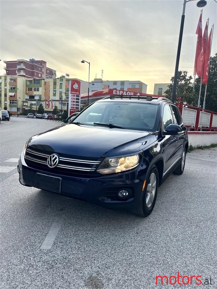 2012' Volkswagen Tiguan photo #1