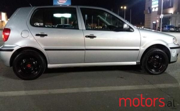 2001' Volkswagen Polo photo #1