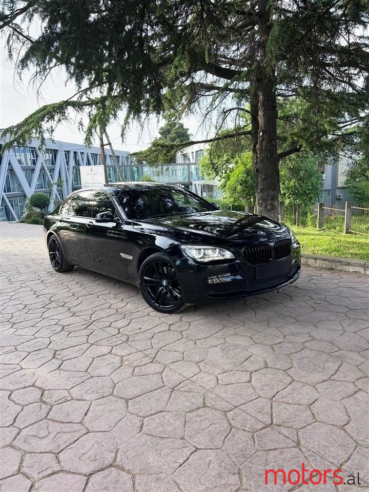 2015' BMW 740 photo #3