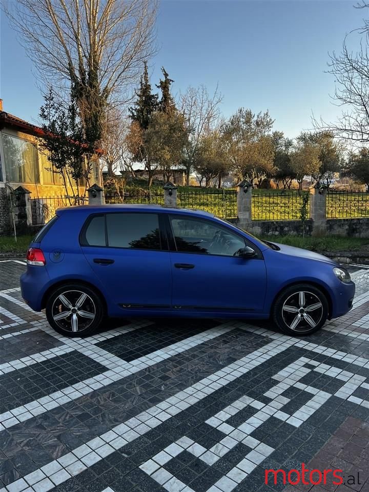 2010' Volkswagen Golf photo #2