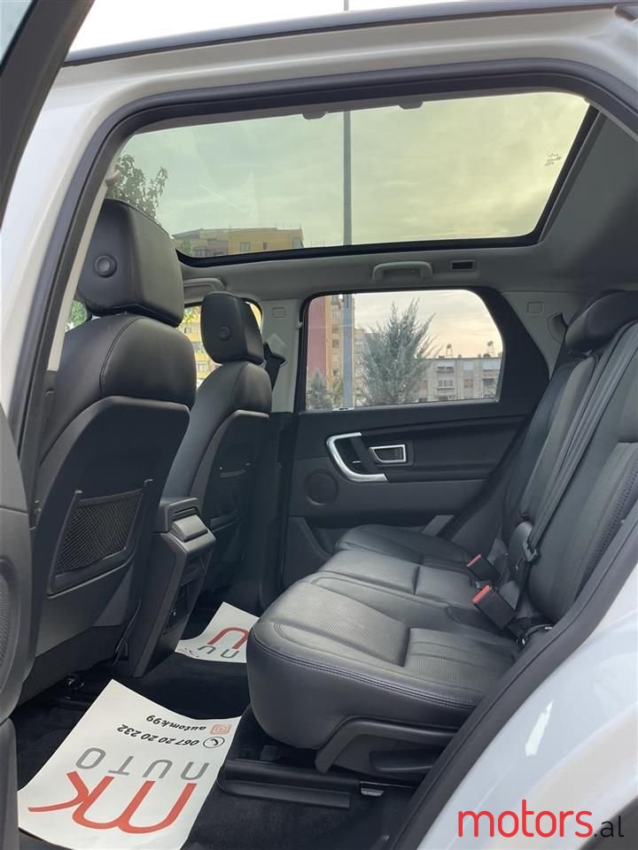 2017' Land Rover Discovery Sport photo #5