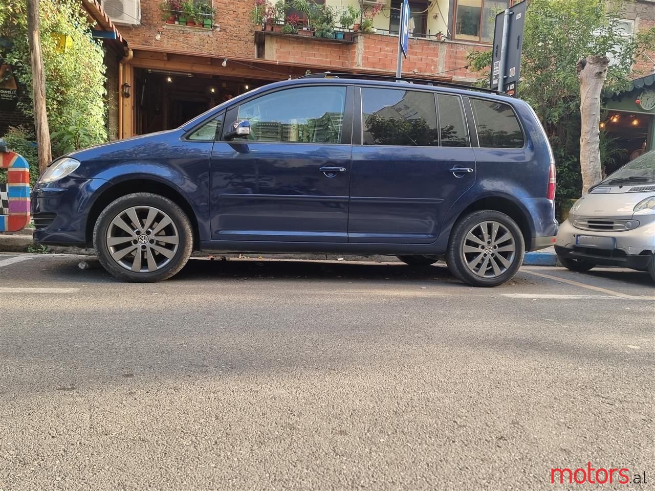 2008' Volkswagen Touran photo #1