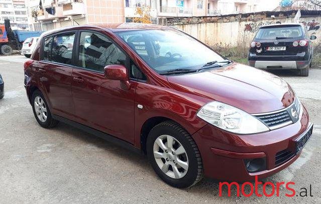 2009' Nissan Tiida photo #1