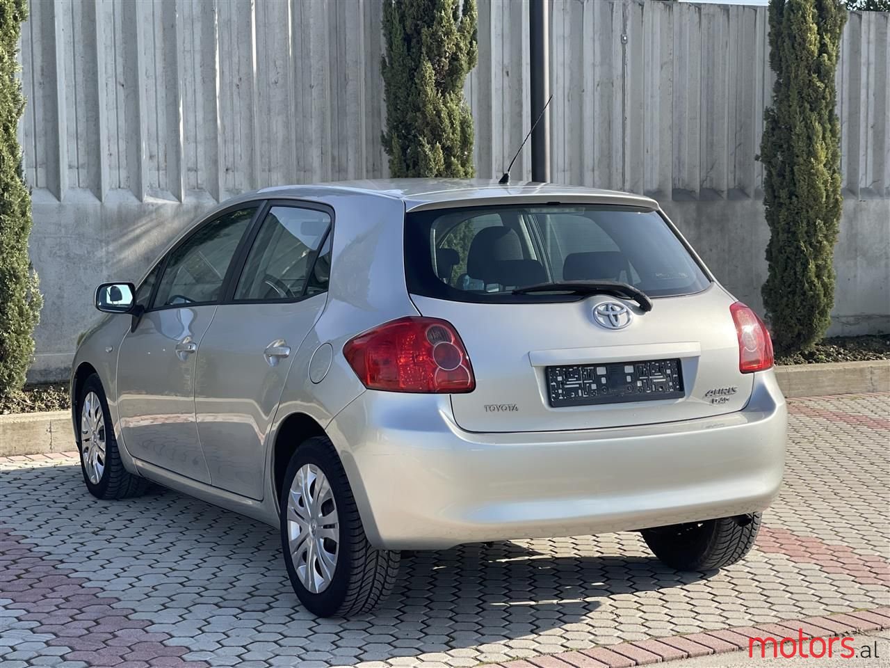 2007' Toyota Auris photo #2