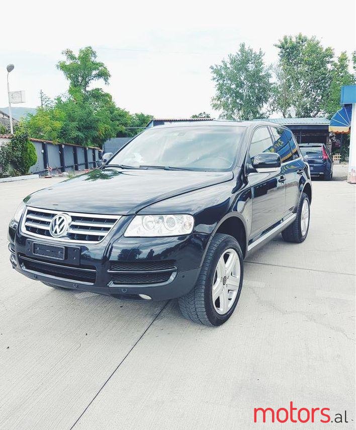 2005' Volkswagen Touareg photo #1
