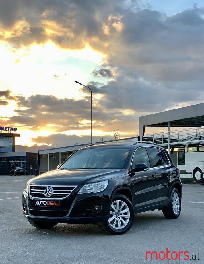 2010' Volkswagen Tiguan photo #1