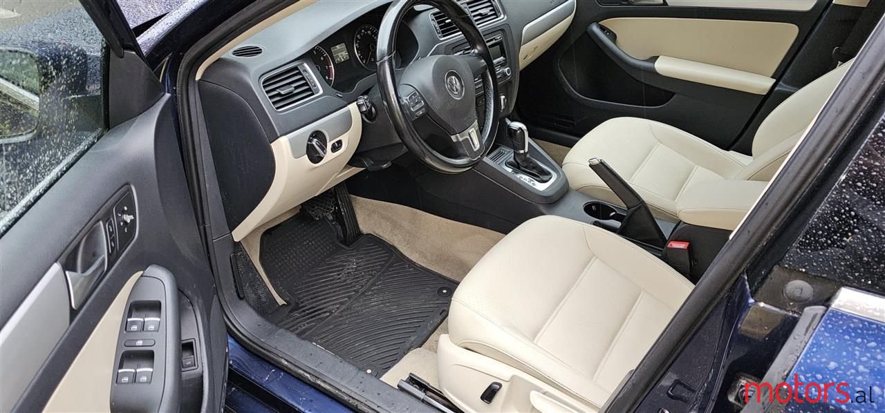 2015' Volkswagen Jetta photo #1