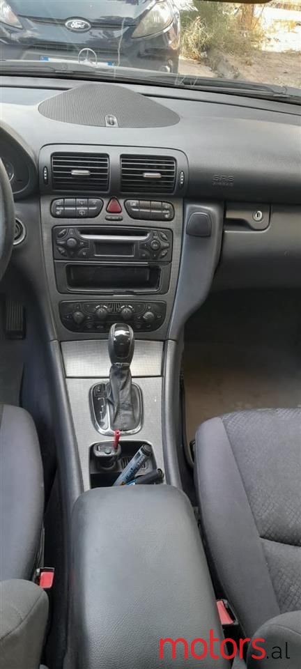 2004' Mercedes-Benz C 220 photo #4