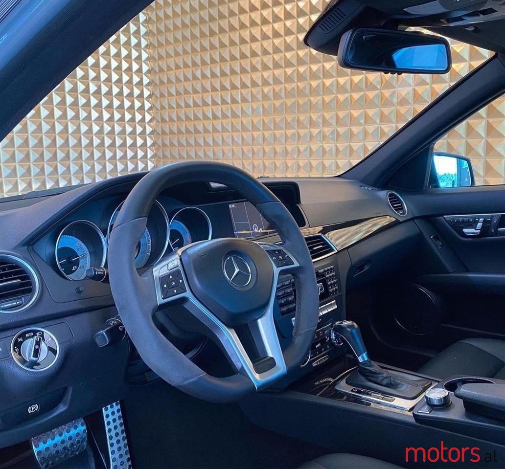 2012' Mercedes-Benz C 300 photo #5