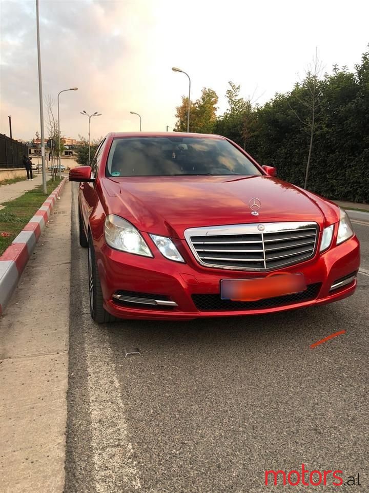 2013' Mercedes-Benz E 220 photo #5